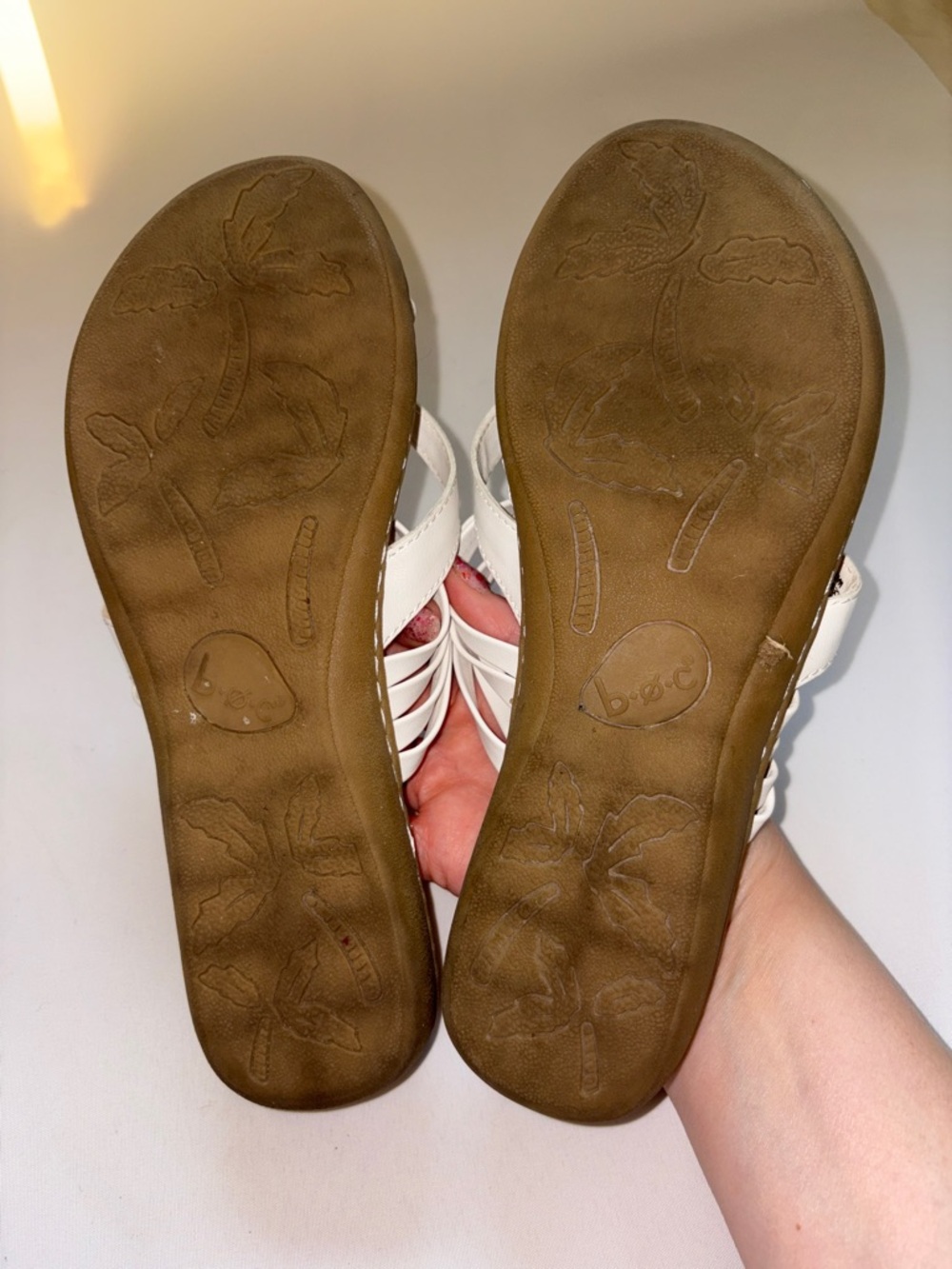b.o.c. Alisha‎ - White Multi-Strap Slide Sandals - Size 9 - Picture 7 of 7